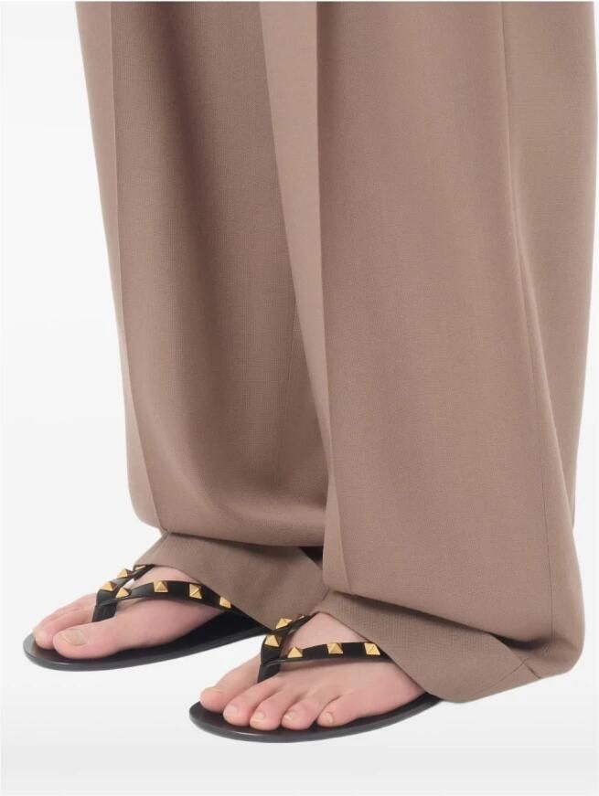 Valentino Garavani Rockstud Thong Sandal - Foto 4