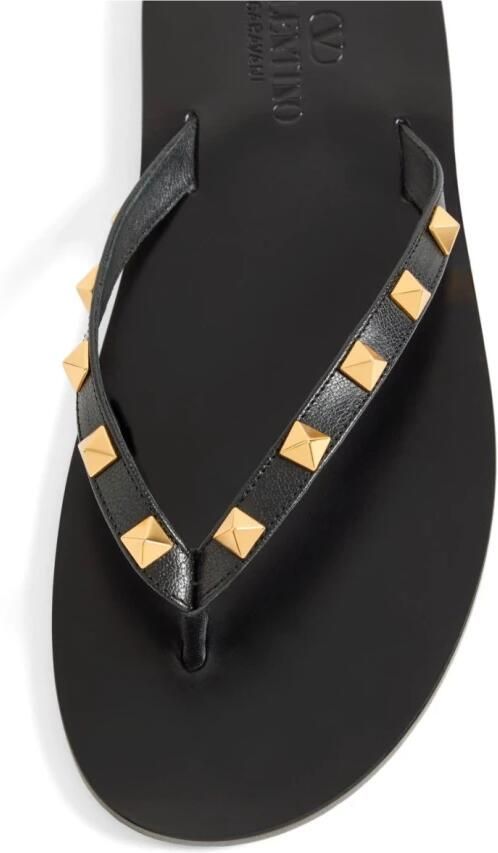 Valentino Garavani Rockstud Thong Sandal - Foto 5