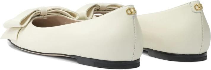 Valentino Garavani Witte leren platte schoenen met bloemenmotief - Foto 5