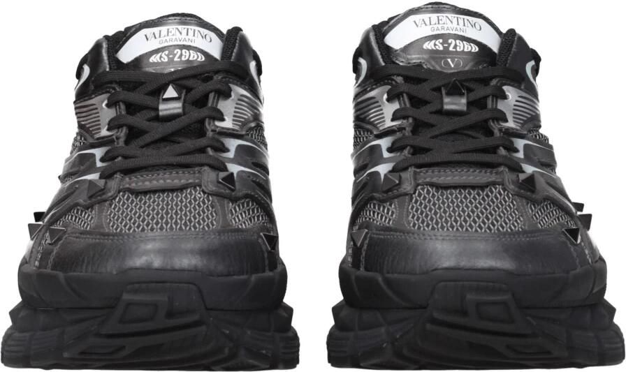 Valentino Garavani Zwarte Stoffen Atletische Sneakers met Studs