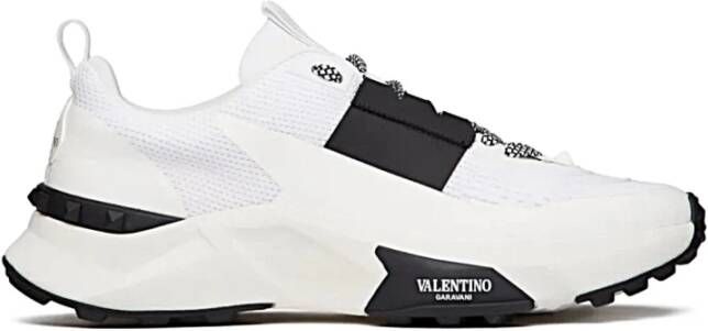 Valentino Garavani Wit-Zwarte Sneaker met Unieke Stijl