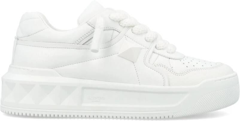 Valentino Garavani Witte lage sneakers met maxi stud detail White Heren