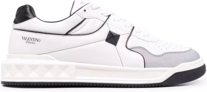 Valentino Garavani Witte Maxi Stud Sneakers White Heren