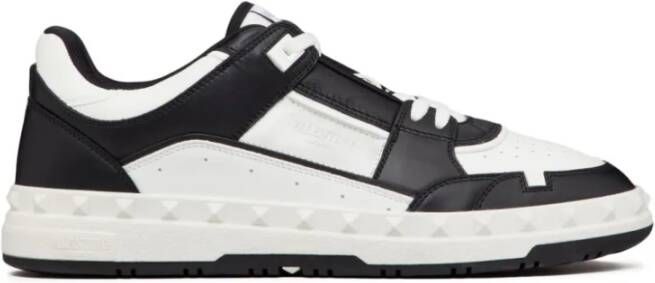 Valentino Garavani Zwarte Sneakers met Logo Detail Black Heren