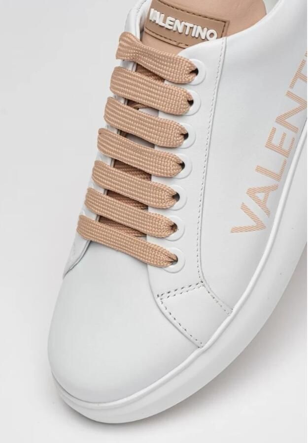 Valentino Witte Sneakers met Rivet Applicaties