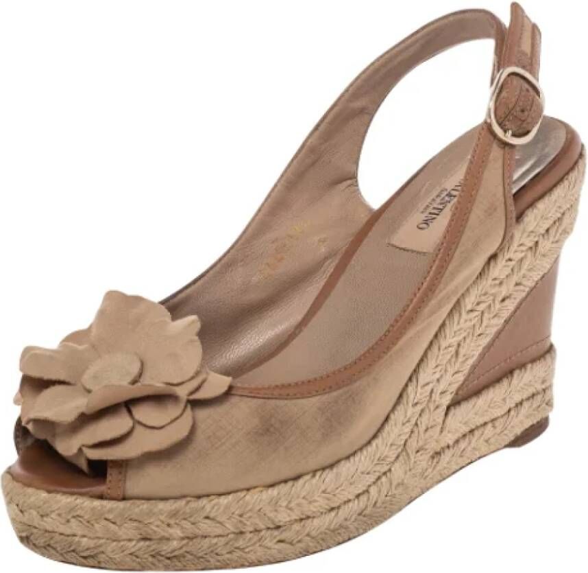 Valentino Vintage Pre-owned Fabric sandals Beige Dames