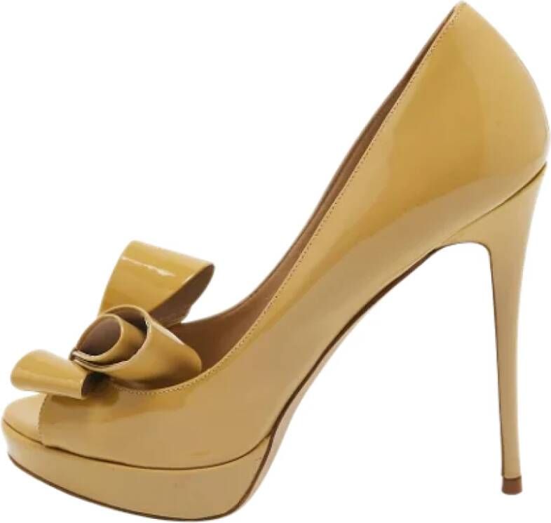 Valentino Vintage Pre-owned Leather heels Beige Dames