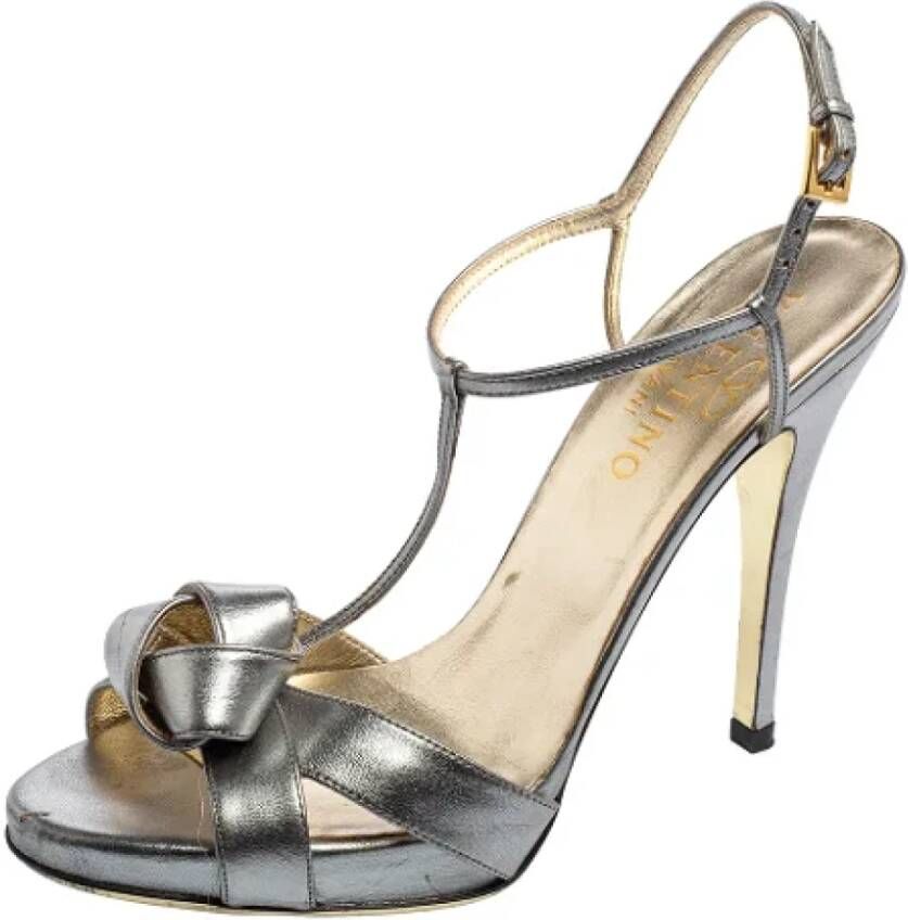 Valentino Vintage Pre-owned Leather sandals Gray Dames