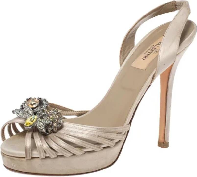 Valentino Vintage Pre-owned Satin sandals Beige Dames