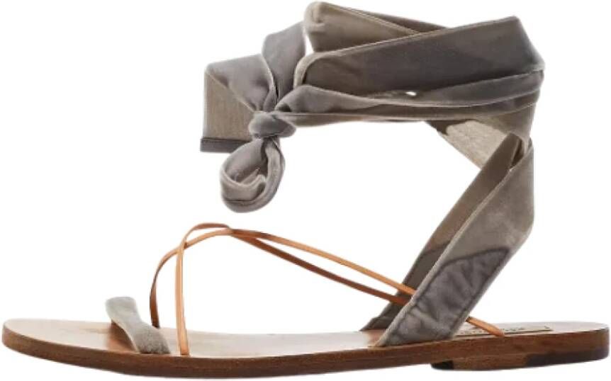 Valentino Vintage Pre-owned Velvet sandals Gray Dames