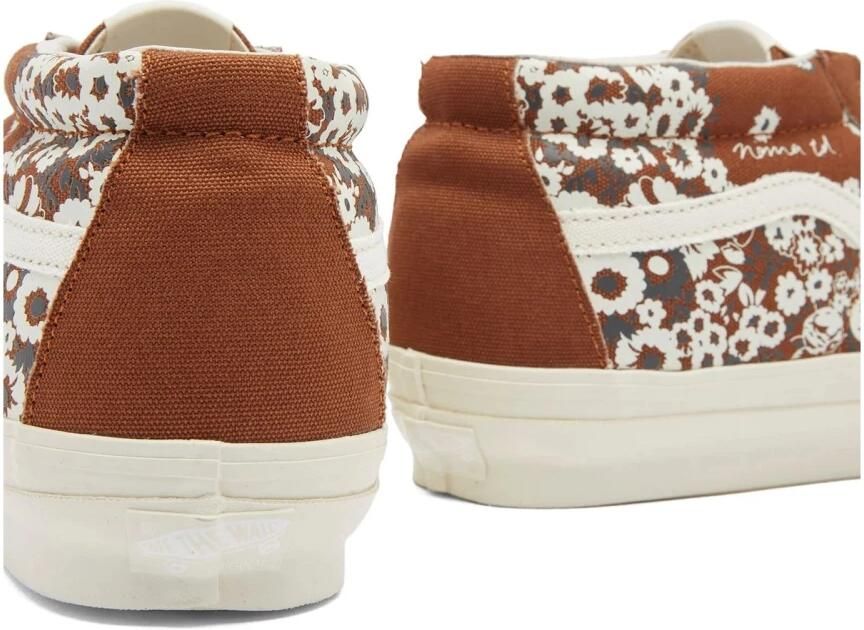 Vans Bruine Canvas Sneakers met Decoraties