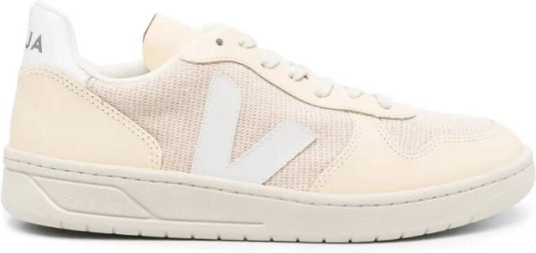 Veja Low-Top Sneakers V-10 J-Mesh Sneakers in beige