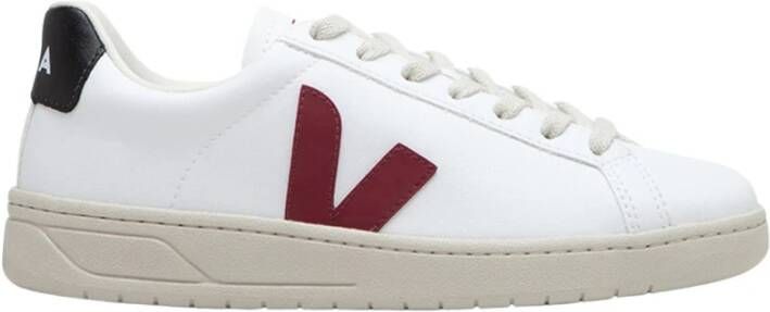 Veja Witte Sneakers met Rode V en Marineblauwe Hiel White