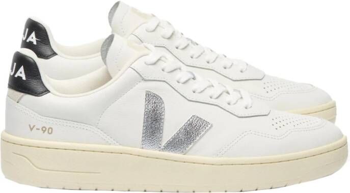 Veja Traced Leather Sneakers Ethisch en Stijlvol