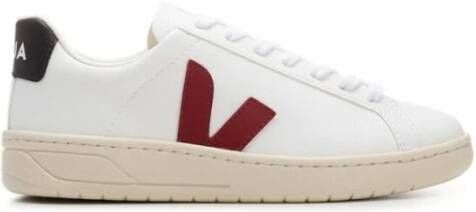 Veja Witte Sneakers met Rode V en Marineblauwe Hiel White