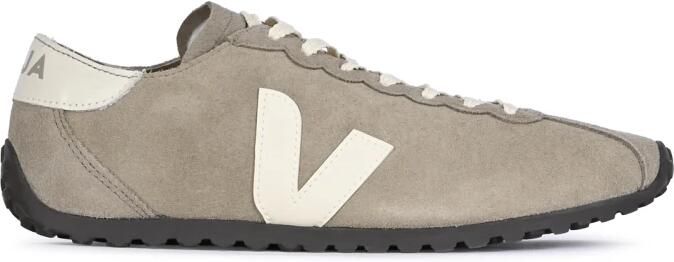 Veja Cateyes Suede