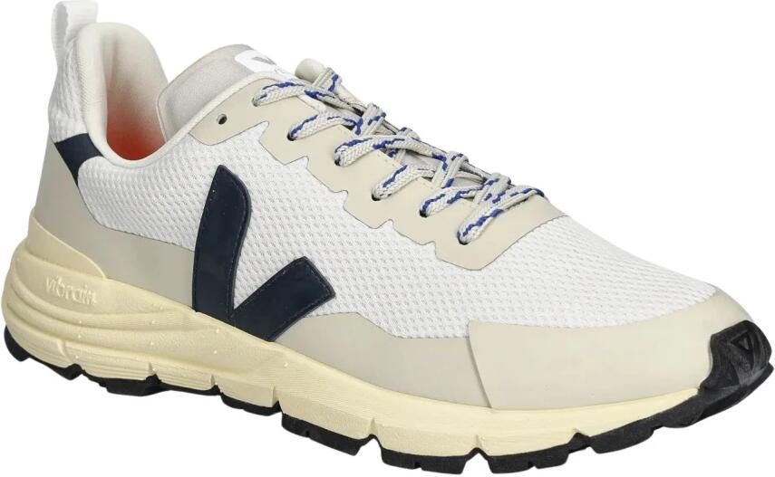 Veja Sneaker Dekkan in wit en beige alveomesh stof White