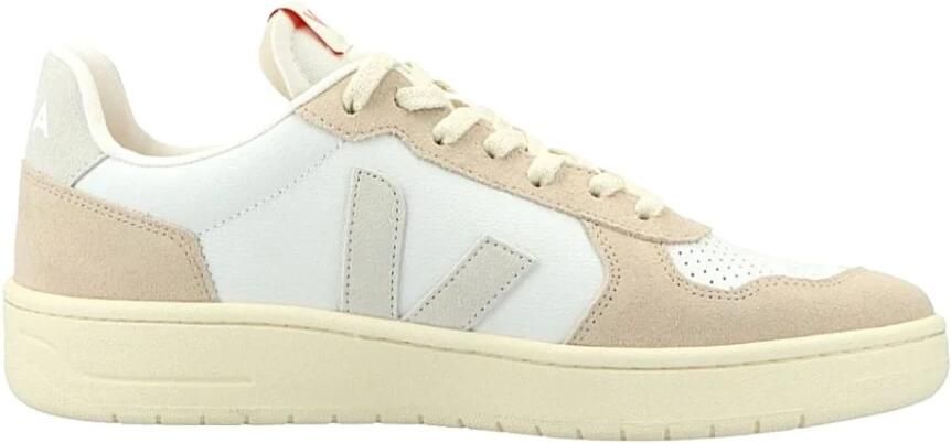 VEJA Lage Sneakers Dames V-82 Maat: 42 Materiaal: Leer Kleur: Creme