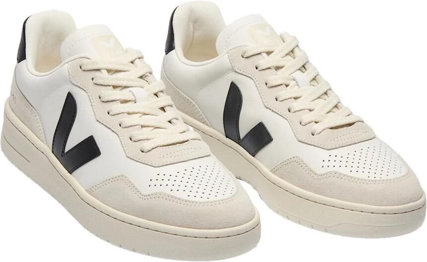 Veja V-90 Leather Sneaker - Foto 2