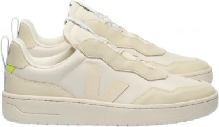 Veja V-90 Sneaker