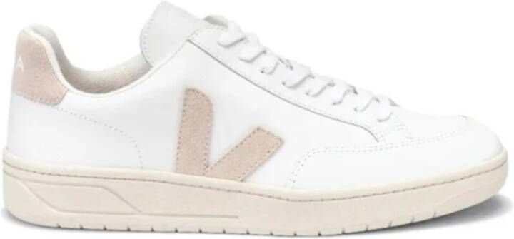 Veja Witte Sneakers met V-Detail White Dames