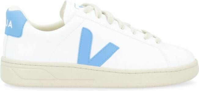 Veja Witte vegan leren sneaker met blauw logo White Dames
