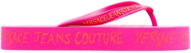 Versace Jeans Couture Roze zomersandalen voor modebewuste vrouwen