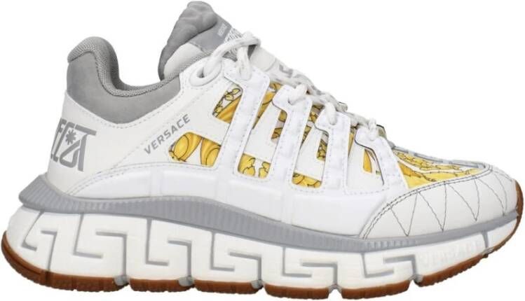 Versace Stijlvolle Lace-Up Leren Sneakers met Logo's