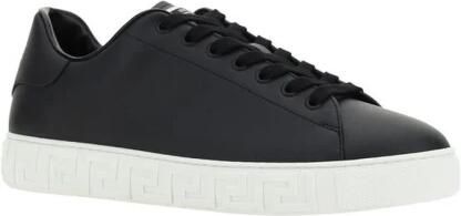 Versace Platte schoenen met kenmerkende reliëf details Black Heren