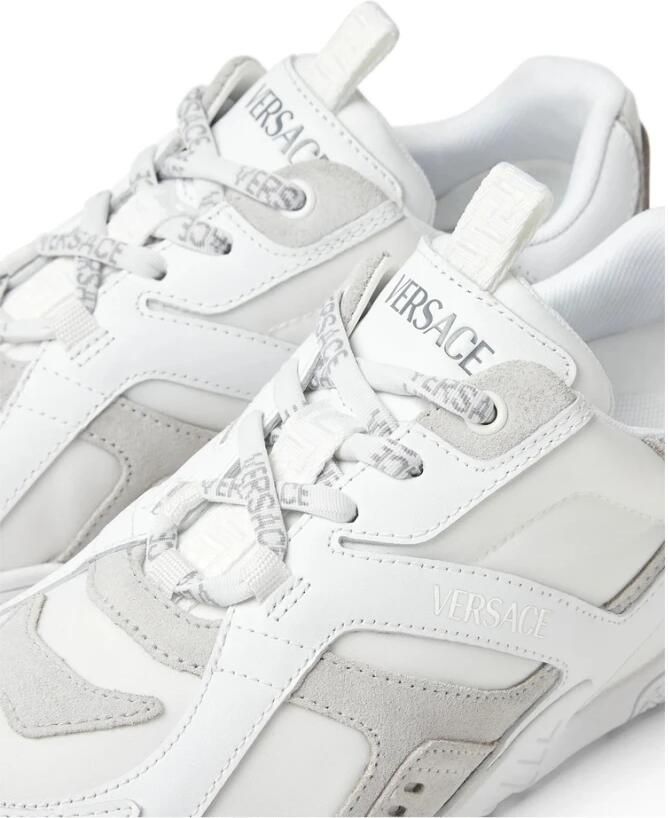 Versace Lace-Up Sneakers met Logo Pull-Tab