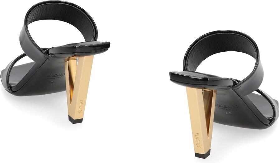 Versace Sandalen Patent Leather Mules With Galvanized V-Shaped Heel in zwart - Foto 2