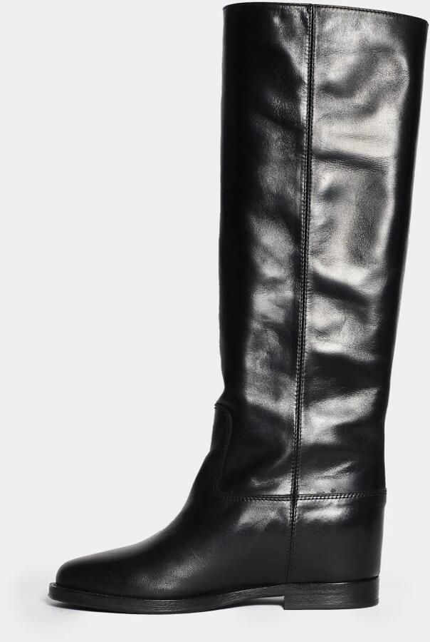 Via Roma 15 Boot 2568