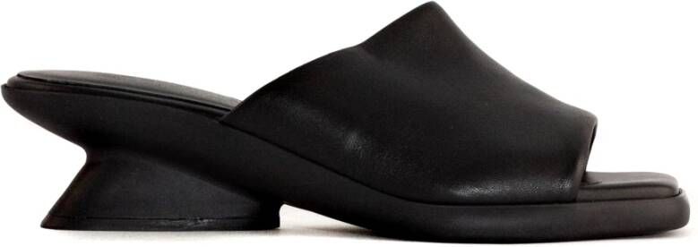 Vic Matié Zwarte leren sandalen met vierkante neus