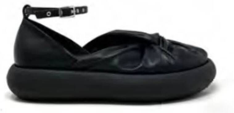 Vic Matié Zwarte platte schoenen Black Dames