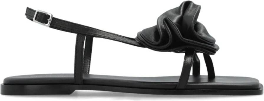 Vic Matié Zwarte sandalen met bloe applicatie