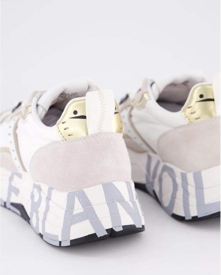 Voile blanche Low-Top Sneakers Trekking-Inspired White Sneakers With Technical Fa in beige - Foto 4