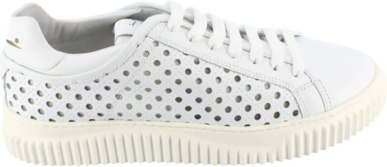 Voile Blanche Witte Geperforeerde Sneakers