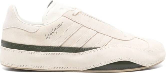 Y-3 Beige Suède Sneakers met Ronde Neus White Dames