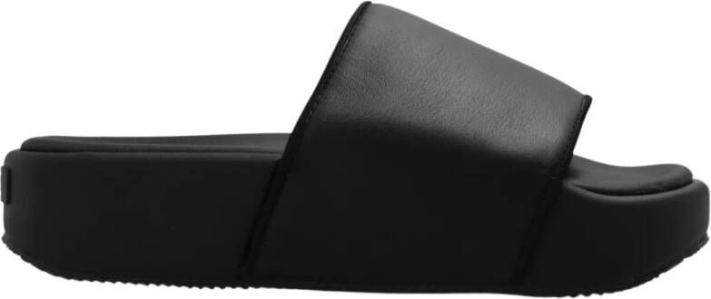 Y-3 Verhoog je zomerse stijl met leren Flatform Slides Black