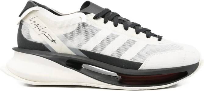 Y-3 Witte Mesh Sneaker met Gebogen Zool