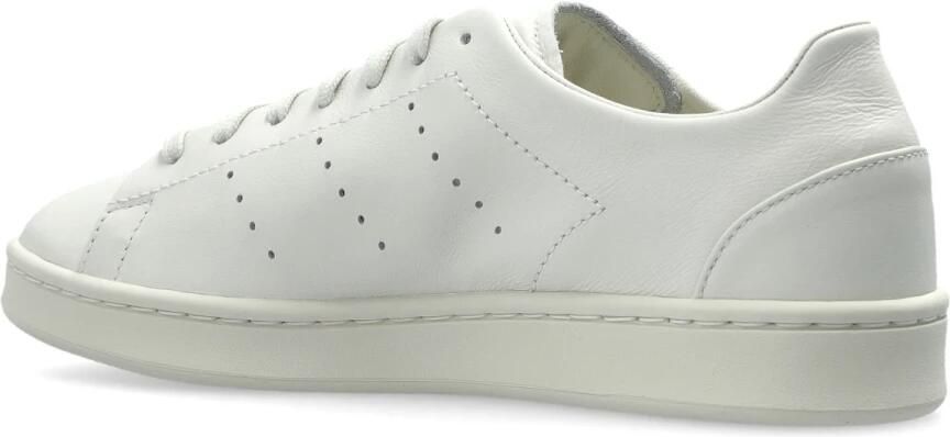 Y-3 Witte Vetersneaker met Geperforeerde Details