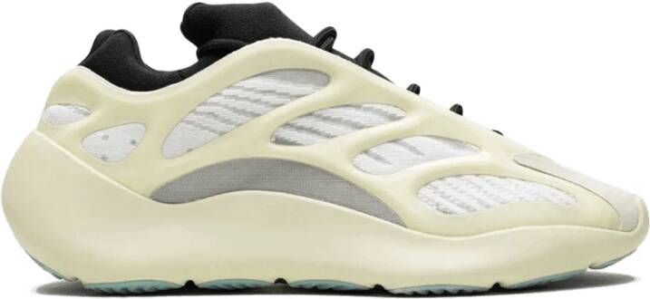 Yeezy Kosmisch Comfort Sneakers Beige