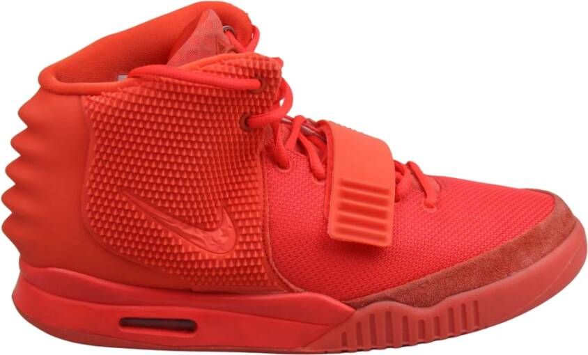 Yeezy Rode Oktober Sneaker Vault Exclusief