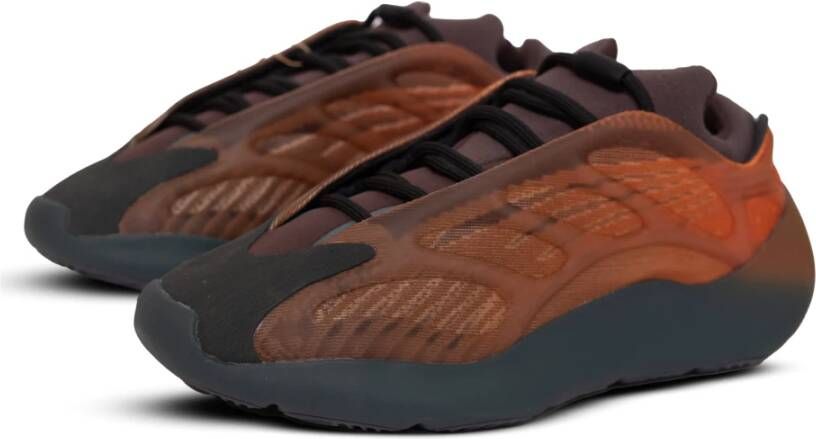 Adidas Yeezy 700 V3 Copper Fade GY4109 2 3 COPPER FADE Schoenen Schoenen