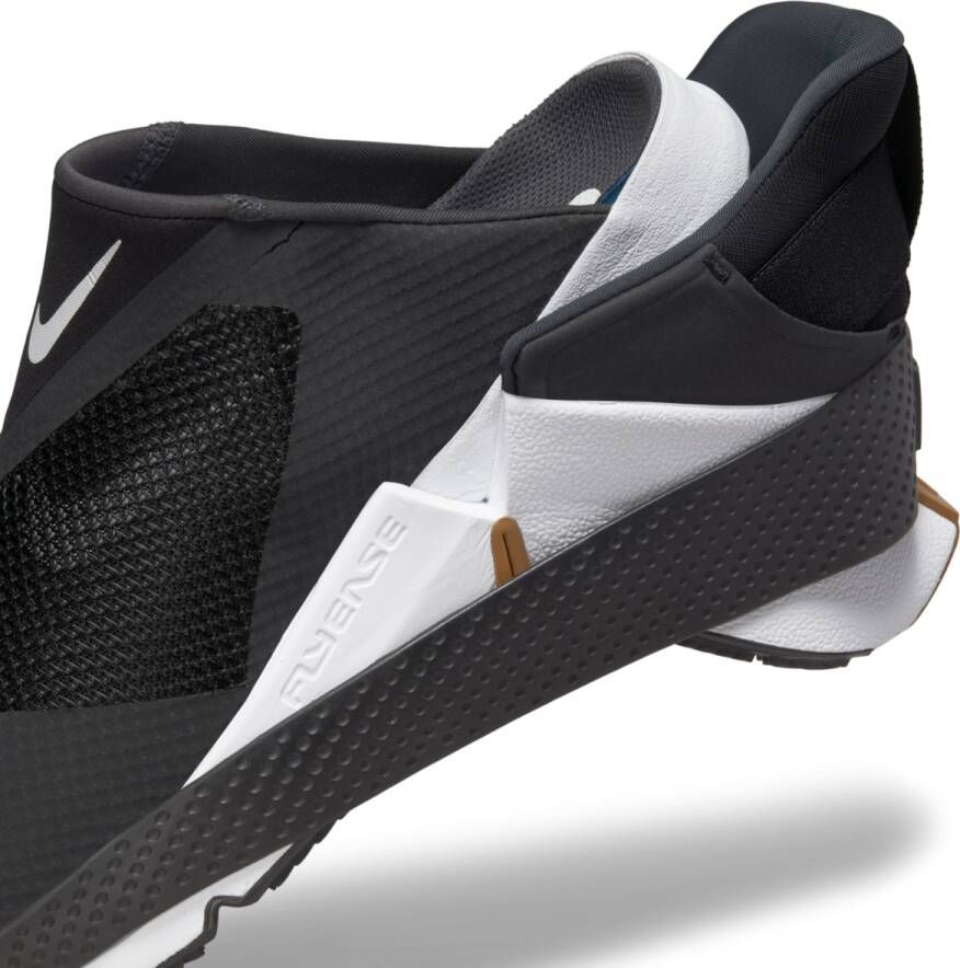 Nike Go FlyEase Eenvoudig aan en uit te trekken schoenen Zwart