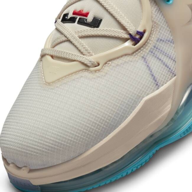 Nike LeBron 19 Basketbalschoenen Wit