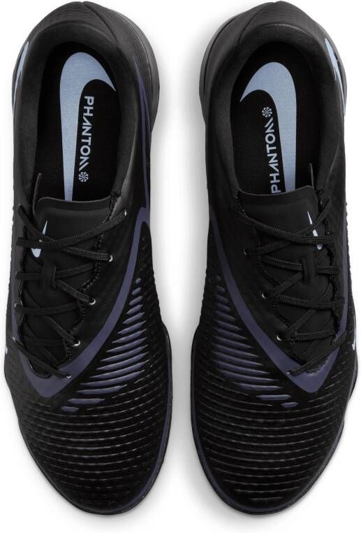 Nike Phantom 6 Low Academy voetbalschoenen (turf) Zwart