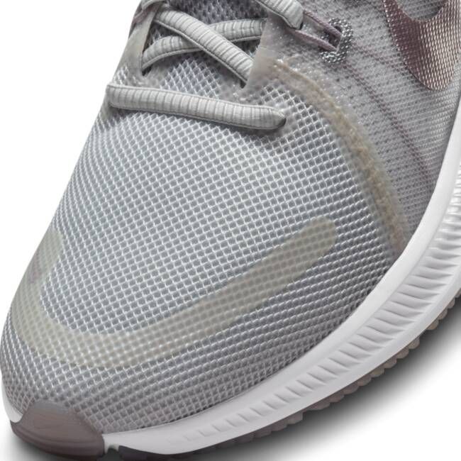 Nike Quest 4 Premium Hardloopschoen voor dames (straat) Grijs
