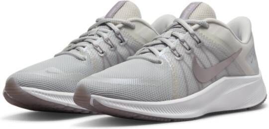Nike Quest 4 Premium Hardloopschoen voor dames (straat) Grijs