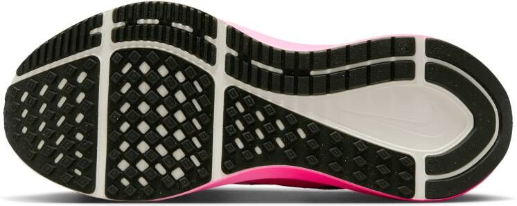 Nike Structure 25 hardloopschoenen voor dames (straat) Wit